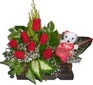 Ankara buket �i�ek�ilik uluslararas� �i�ek g�nderme ulus  Sandik i�erisinde 7 adet g�l , mum , oyuncak pelus