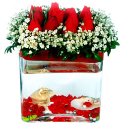  hediye çiçekçilik cicek , cicekci batıkent 12 adet kirmizi gül cam yada mika vazoda