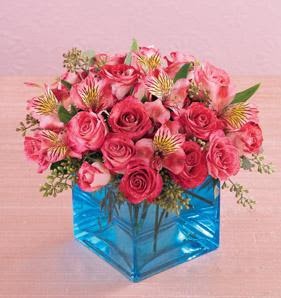 Ankara keçiören çiçekçilik online çiçek gönderme sipariş eryaman  13 adet kirmizi gül ve cam yada mika vazo