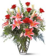  Ankara mağaza çiçekçilik 14 şubat sevgililer günü çiçek keçiören  7 adet kirmizi gül 3 adet kazablanka