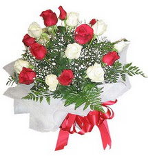  Ankara balgat �i�ek�ilik �i�ek , �i�ek�i , �i�ek�ilik  12 adet kirmizi ve beyaz g�ller buket