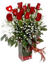  Ankara yenimahalle çiçekçilik çiçek siparişi vermek kızılay  9 adet mika yada cam vazoda gül tanzimi kalp çubuk