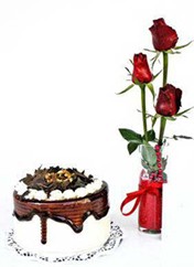 Ankara yenimahalle çiçekçilik çiçek siparişi vermek kızılay  vazoda 3 adet kirmizi gül ve yaspasta