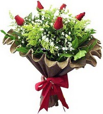  Ankara keçiören çiçekçilik online çiçek gönderme sipariş eryaman  5 adet kirmizi gül buketi demeti