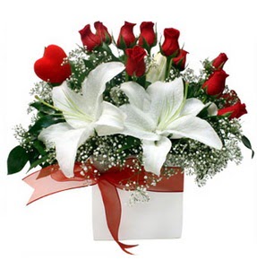  dikmen çiçekçilik çiçekçi mağazası online 1 dal kazablanka 11 adet kırmızı gül vazosu