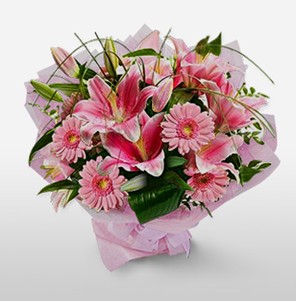1 dal kazablanka ve kır çiçek görsel buketi  kavaklıdere çiçekçilik internetten çiçek satışı balgat