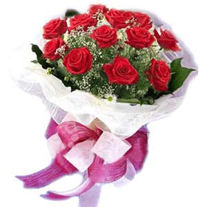  Ankara çiçekçilik çiçek satışı  11 adet kırmızı güllerden buket modeli