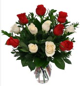 Vazo i�erisinde 6 k�rm�z� 6 beyaz g�l  �ankaya �i�ek�ilik hediye �i�ek yolla 
