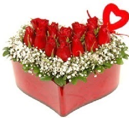Kalp içerisinde 9 kırmızı gül kalp çubuk  Ankara eryaman çiçekçilik internetten çiçek siparişi dikmen 