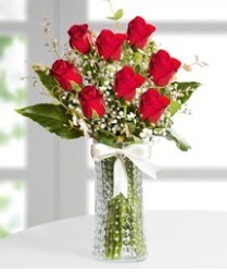 7 Adet vazoda kırmızı gül sevgiliye özel  Ankara oran çiçekçilik çiçek siparişi sitesi ucuz çiçekleri 