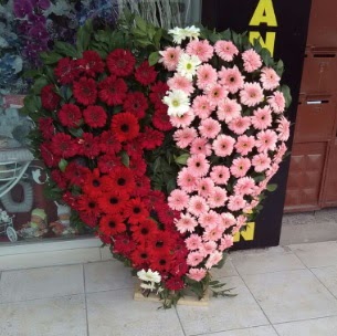 Kalp pano kalp şeklinde pano çiçeği  Ankara oran çiçekçilik çiçek siparişi sitesi ucuz çiçekleri 