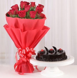10 Adet kırmızı gül ve 4 kişilik yaş pasta  kavaklıdere çiçekçilik internetten çiçek satışı balgat