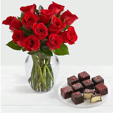 Cam vazoda 12 kırmızı gül el yapımı çikolata  Ankara anatolia çiçekçilik çiçek gönderme sitemiz güvenlidir 