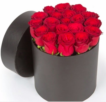 21 adet siyah kutuda kırmızı gül  çankaya çiçekçilik hediye çiçek yolla 