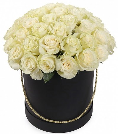 33 Adet beyaz gül özel kutu içerisinde  kavaklıdere çiçekçilik internetten çiçek satışı balgat