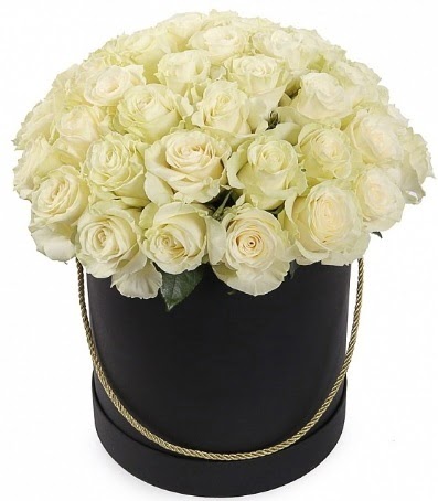 33 adet beyaz gül özel kutuda isteme çiçeği  kavaklıdere çiçekçilik internetten çiçek satışı balgat